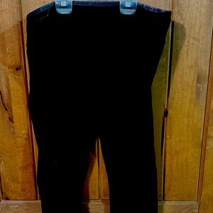 Under Armour fitted capris